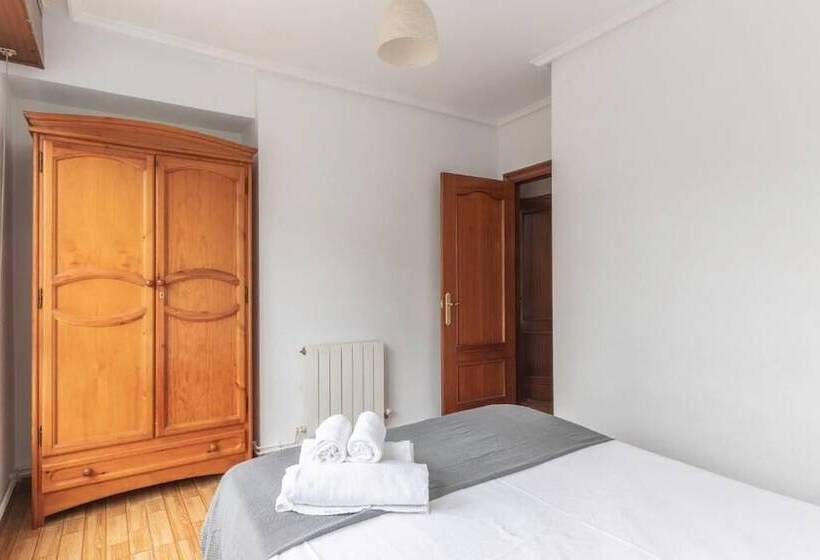 Apartamentos La Arena