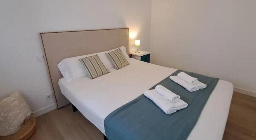 Apartamentos La Arena