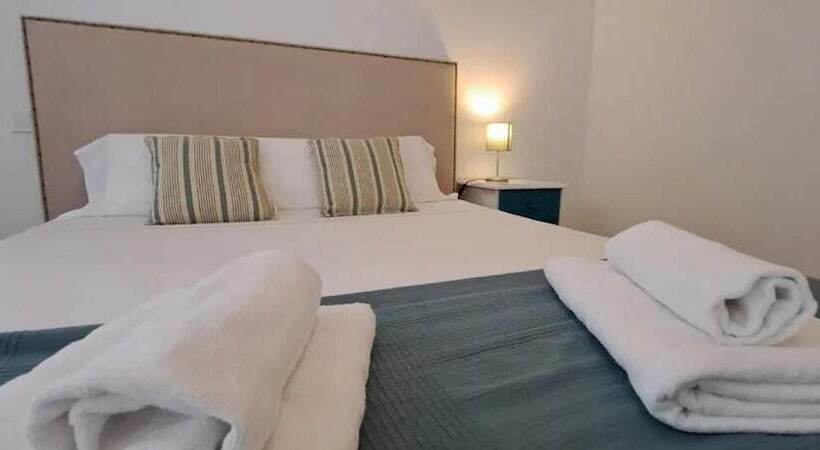 Apartamentos La Arena