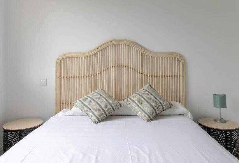 Apartamentos La Arena