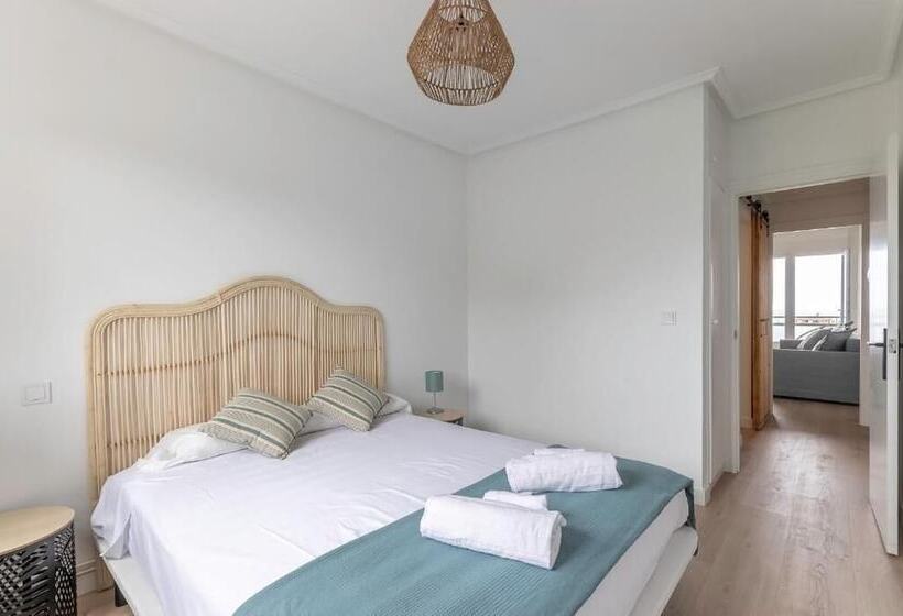 Apartamentos La Arena