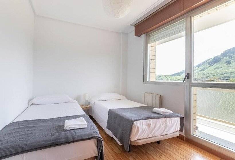 Apartamentos La Arena