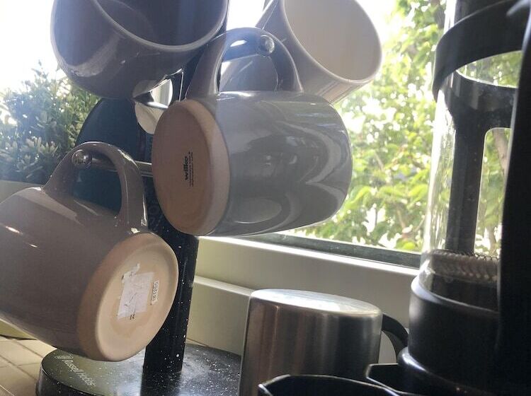 פונדק Apple House Guesthouse Heathrow Airport