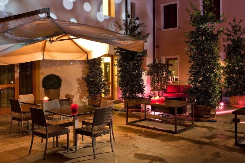 בית מלון כפרי Al Tezzon