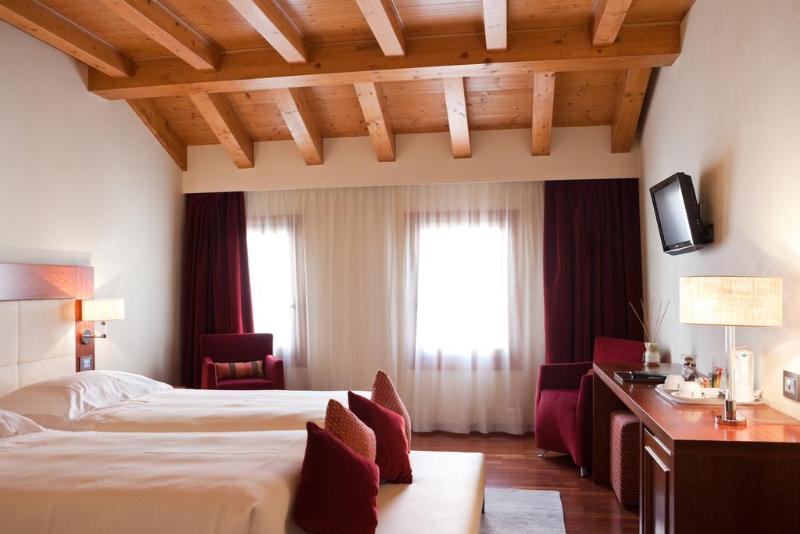 בית מלון כפרי Al Tezzon