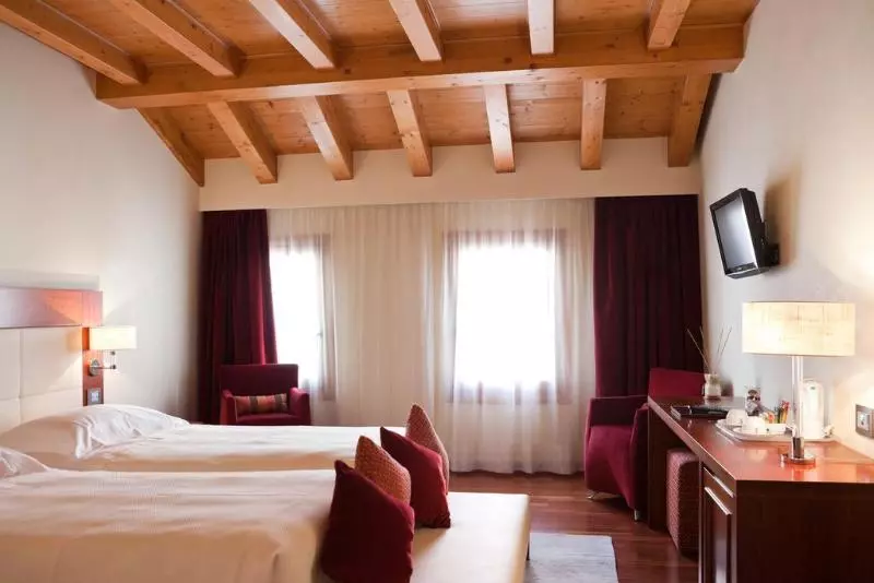 בית מלון כפרי Al Tezzon