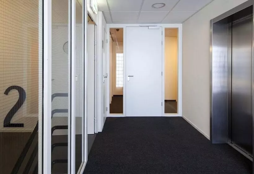 Easyhotel The Hague City Centre