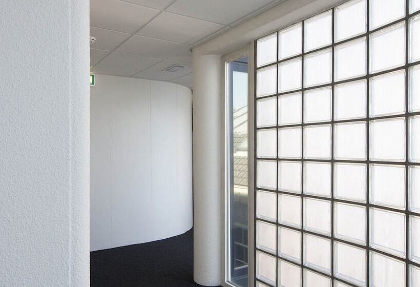 Easyhotel The Hague City Centre