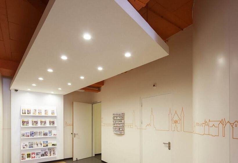 Easyhotel The Hague City Centre