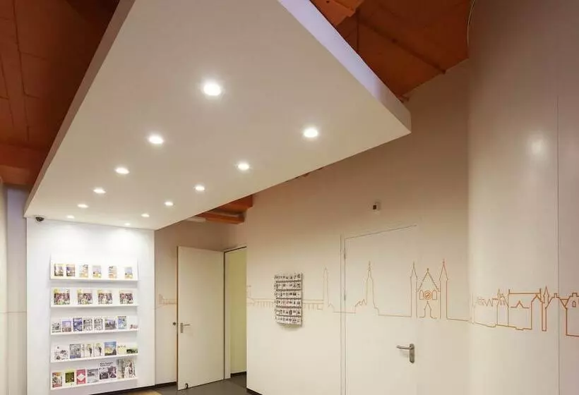 Easyhotel The Hague City Centre