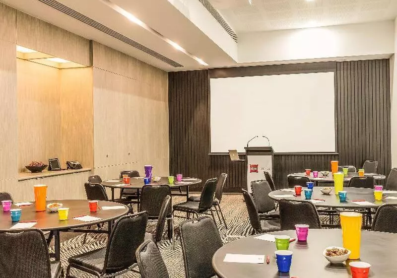 فندق Ibis Adelaide