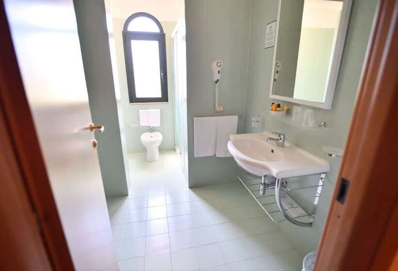 Отель Laurito Resort & Spa