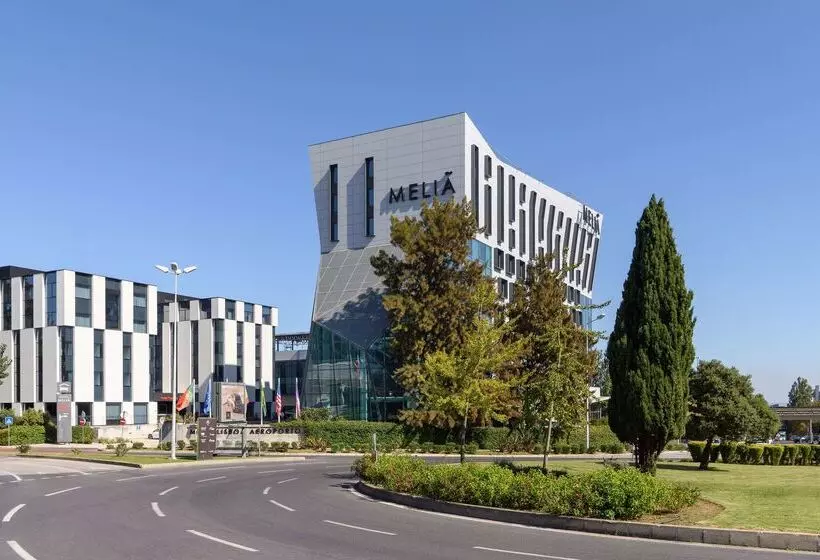 בית מלון כפרי Meliá Lisboa Aeroporto