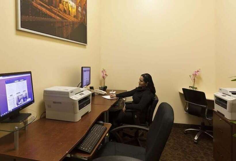 ホテル Pointe Plaza