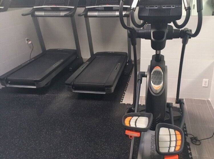 ホテル Pointe Plaza