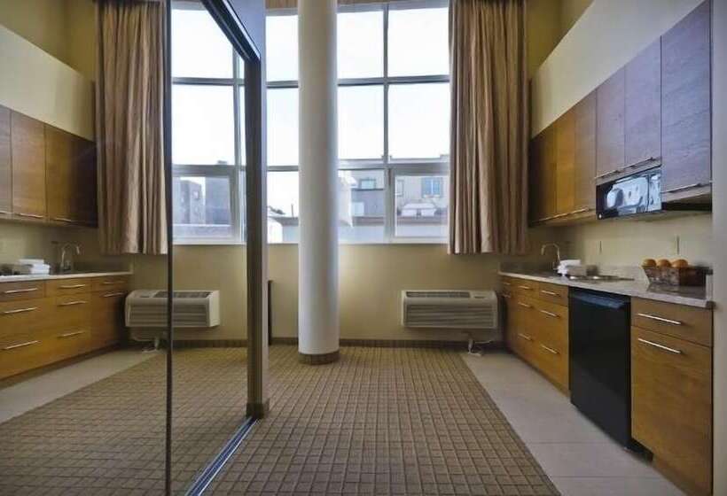 ホテル Pointe Plaza