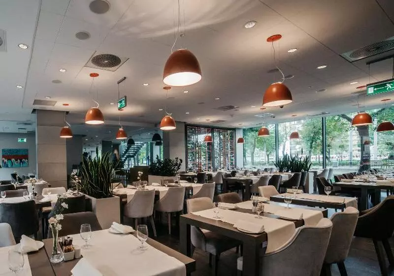 Q Hotel Plus Wrocław