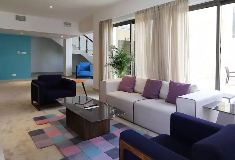 Ramada Hotel, Suites And Apartments By Wyndham Dubai Jbr