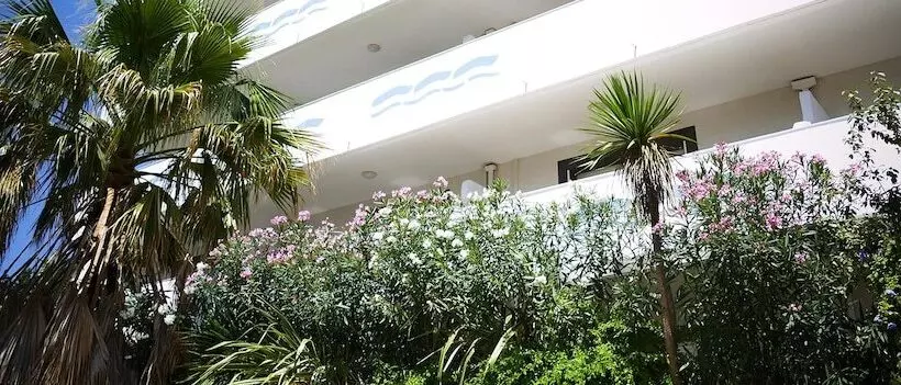 هتل Residence Le Saint Esteve