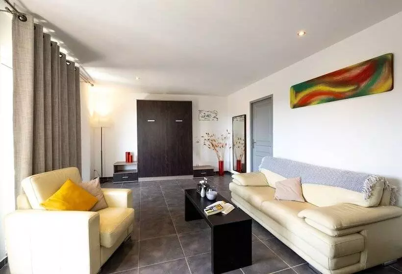 هتل Residence Le Saint Esteve