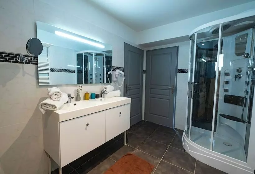 هتل Residence Le Saint Esteve