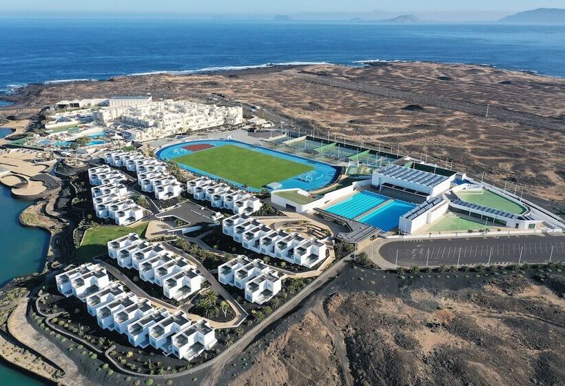 リゾートホテル Club La Santa   All Sports Inclusive