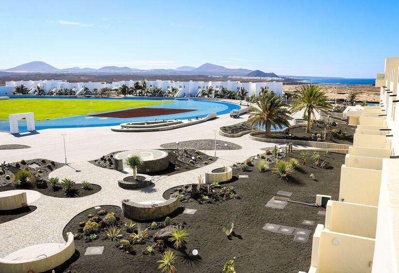 リゾートホテル Club La Santa   All Sports Inclusive