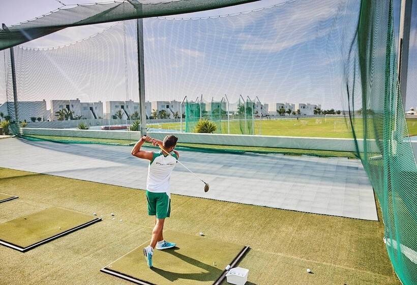 リゾートホテル Club La Santa   All Sports Inclusive