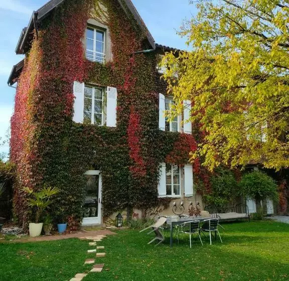 Aamiaismajoitus (B&B) Domaine De Panissac