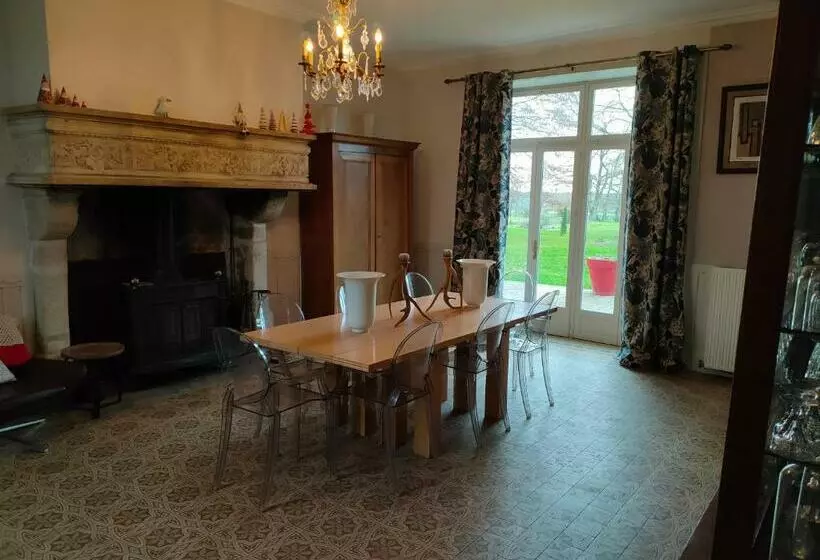 Aamiaismajoitus (B&B) Domaine De Panissac