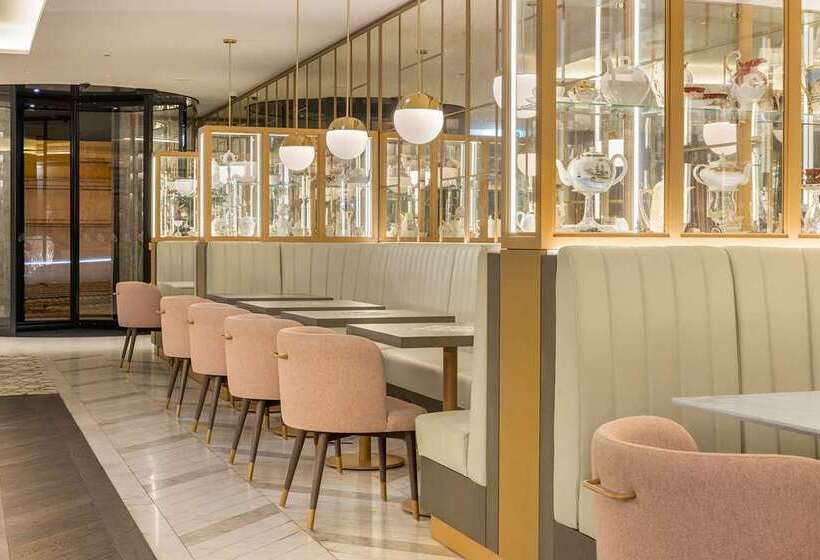 هتل The Emerald House Lisbon, Curio Collection By Hilton