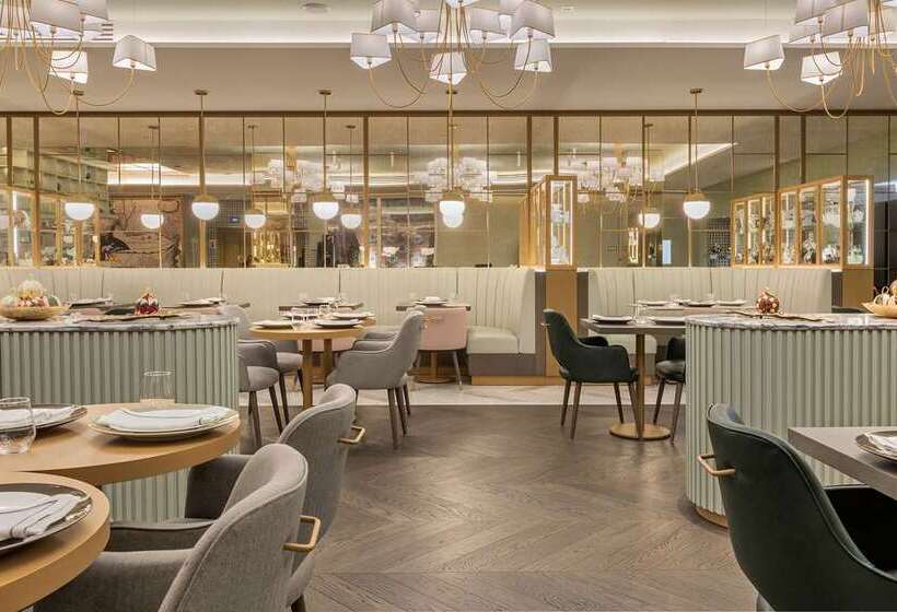 هتل The Emerald House Lisbon, Curio Collection By Hilton