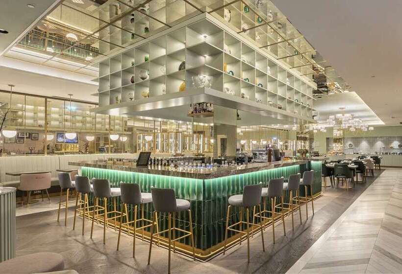 هتل The Emerald House Lisbon, Curio Collection By Hilton