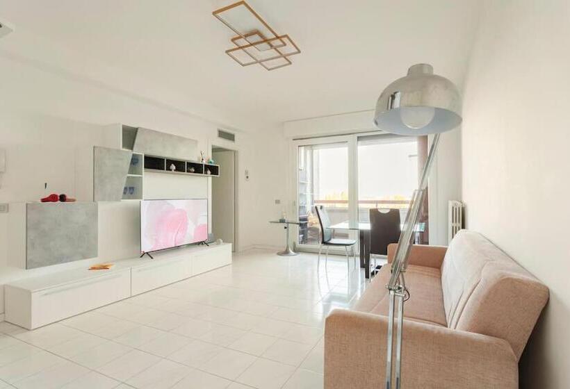 펜션 Attico Incantevole   Forum Assago & Humanitas