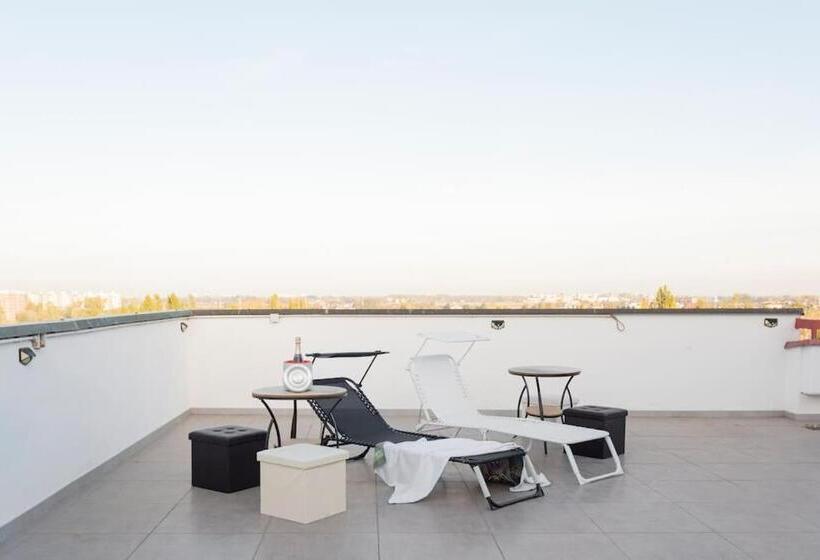 펜션 Attico Incantevole   Forum Assago & Humanitas