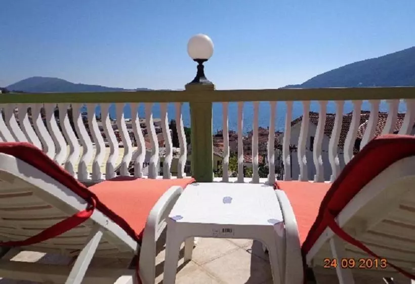 هتل Boka Bay Apartments