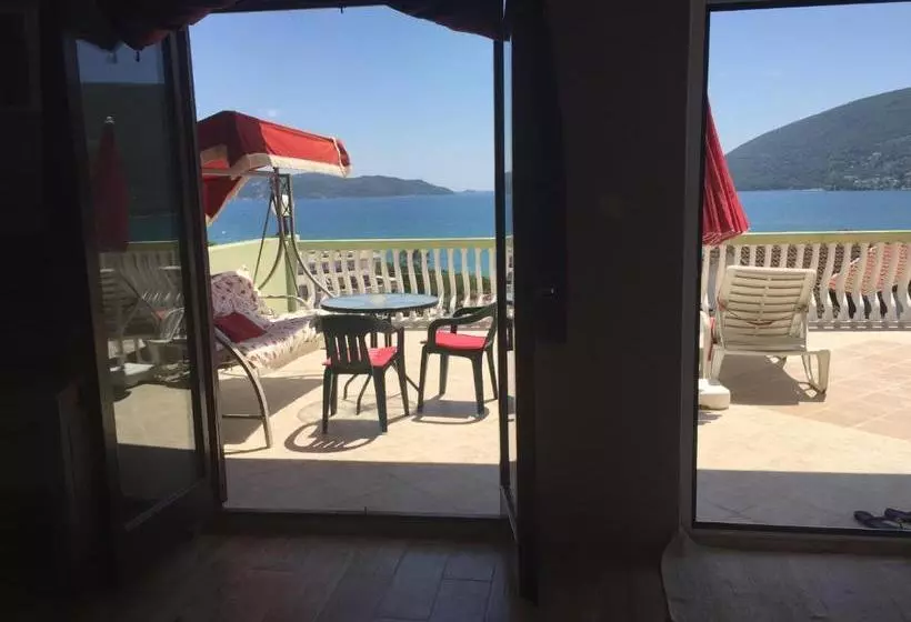 هتل Boka Bay Apartments