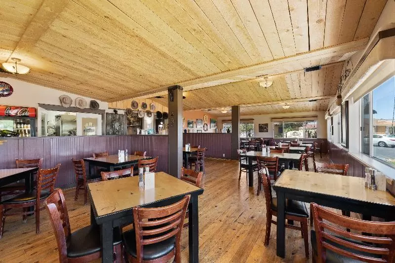 ホテル Broken Spur Inn & Steakhouse