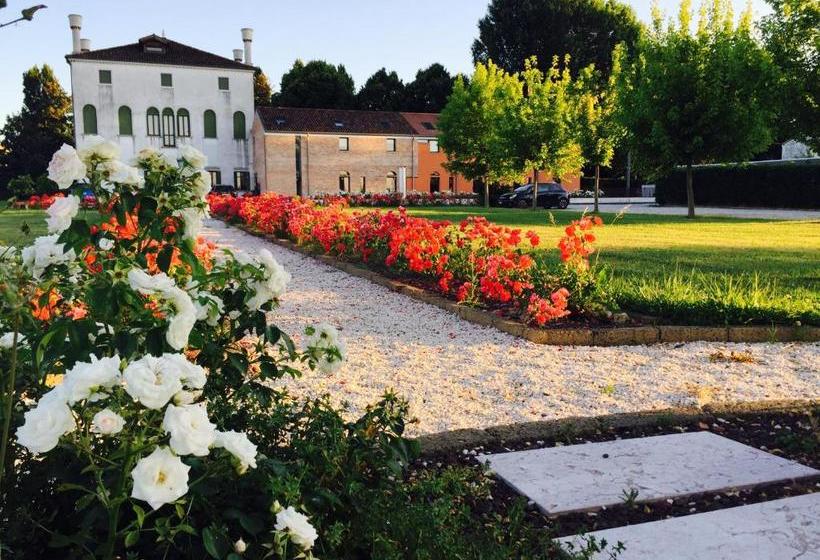 ホテル Ca  Zane Martin