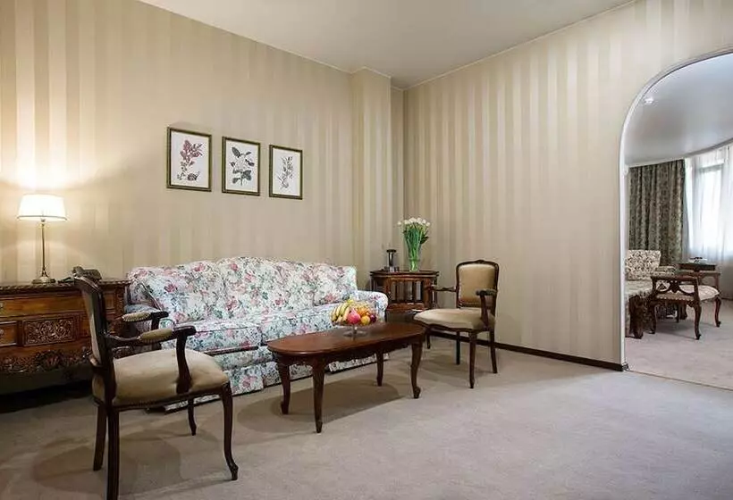 Отель Dolphin Resort & Conference Center