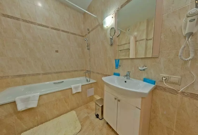 Отель Dolphin Resort & Conference Center