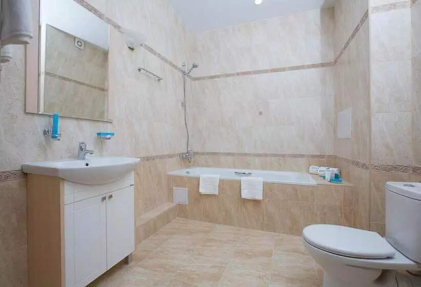 Отель Dolphin Resort & Conference Center