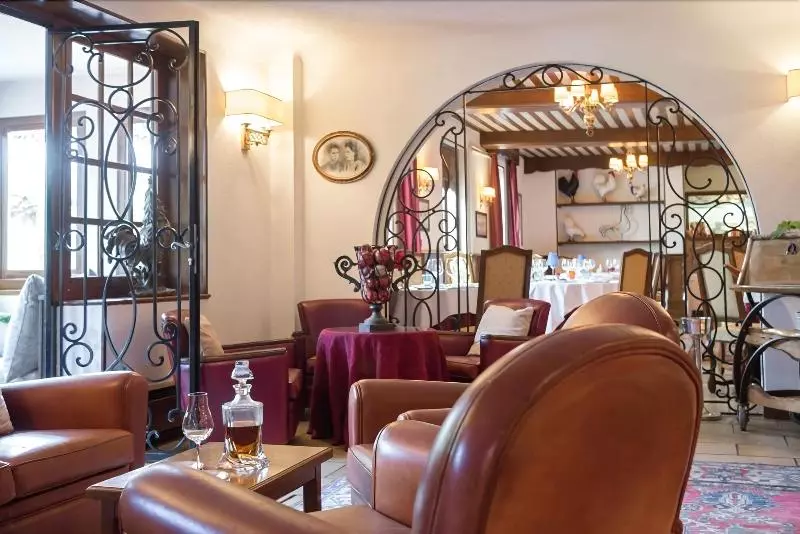 Отель Hostellerie Bourguignonne