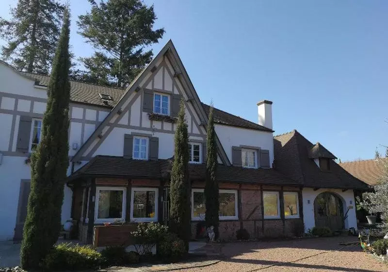 Отель Hostellerie Bourguignonne