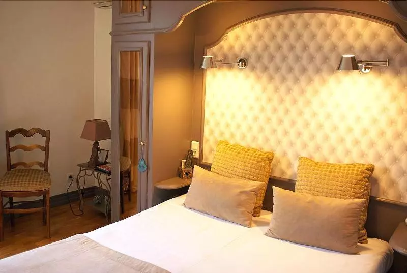 Отель Hostellerie Bourguignonne