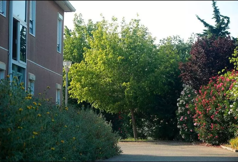 ホテル Nîmes Caissargues