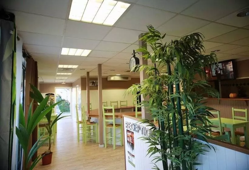 ホテル Nîmes Caissargues