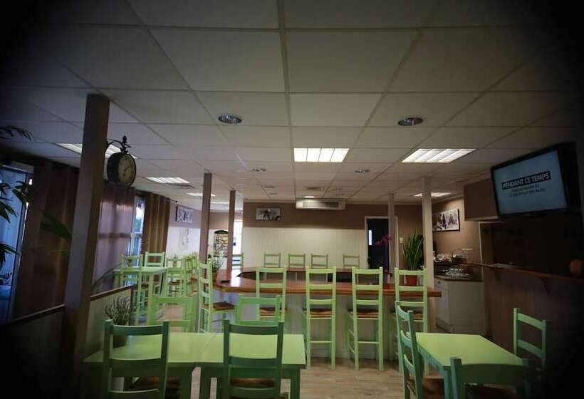 فندق Nîmes Caissargues