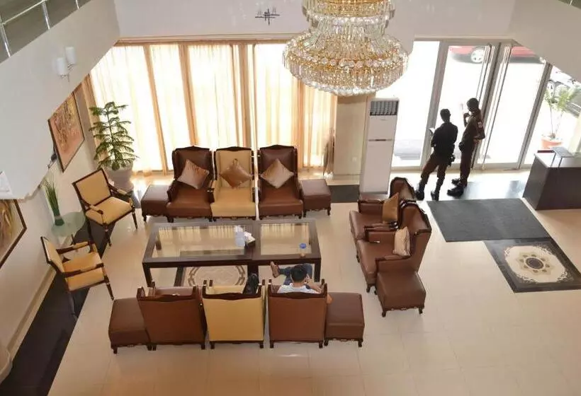 Hotel Nobila Airport