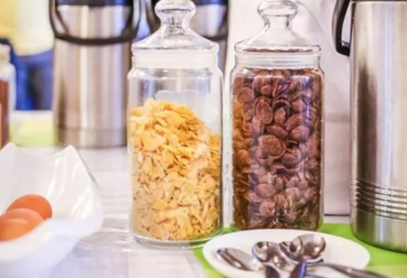 Hotel Nobila Airport